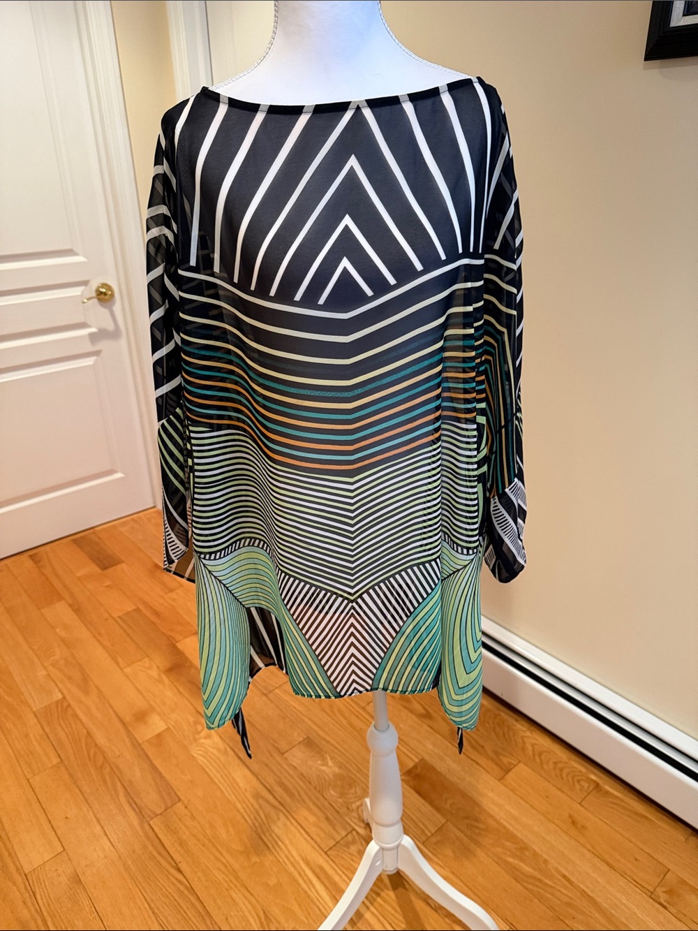 Women's Black & Green Striped Geometric Mesh Tunic